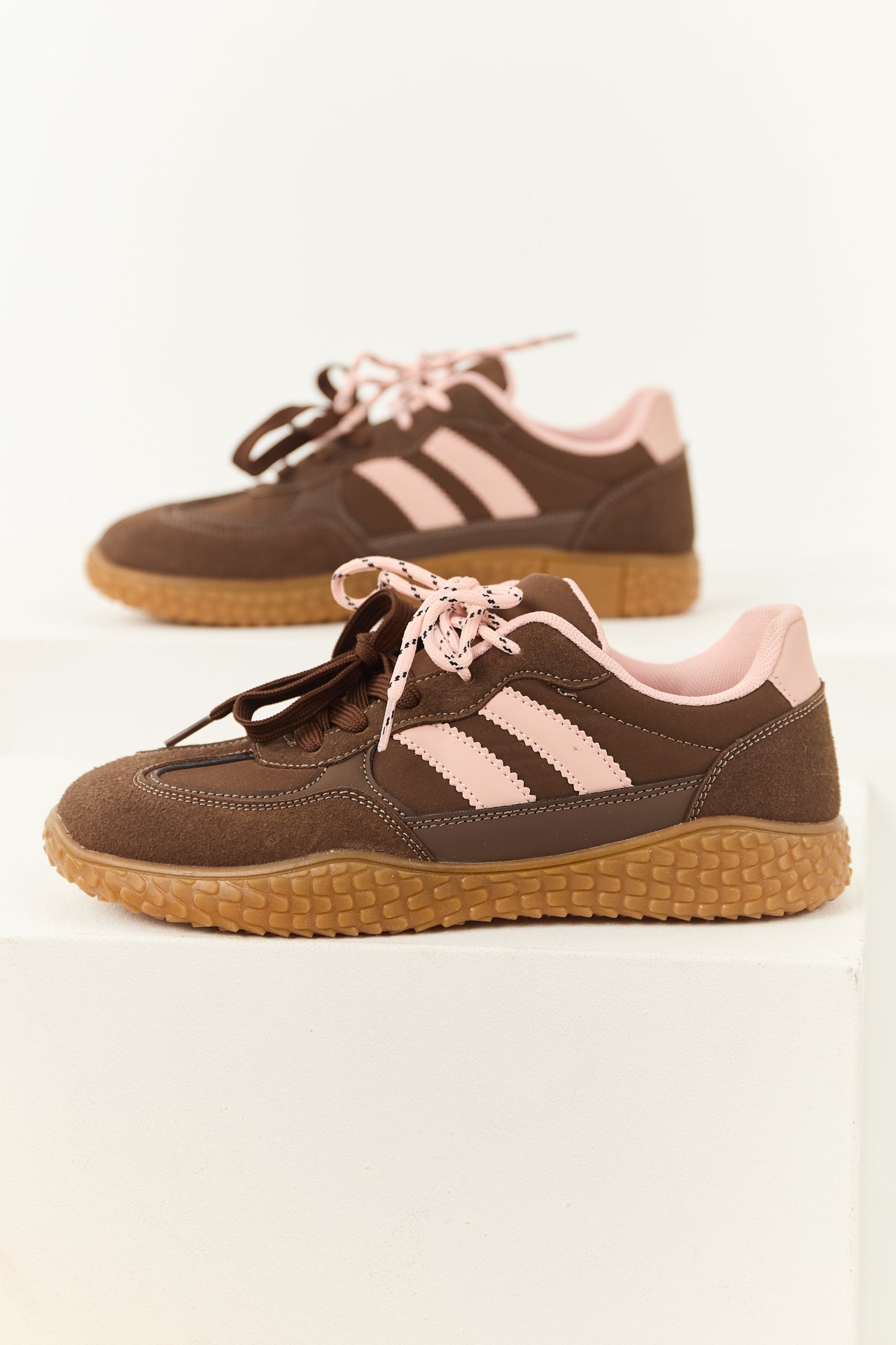 Cocoa Striped Double Lace Up Low Top Sneakers